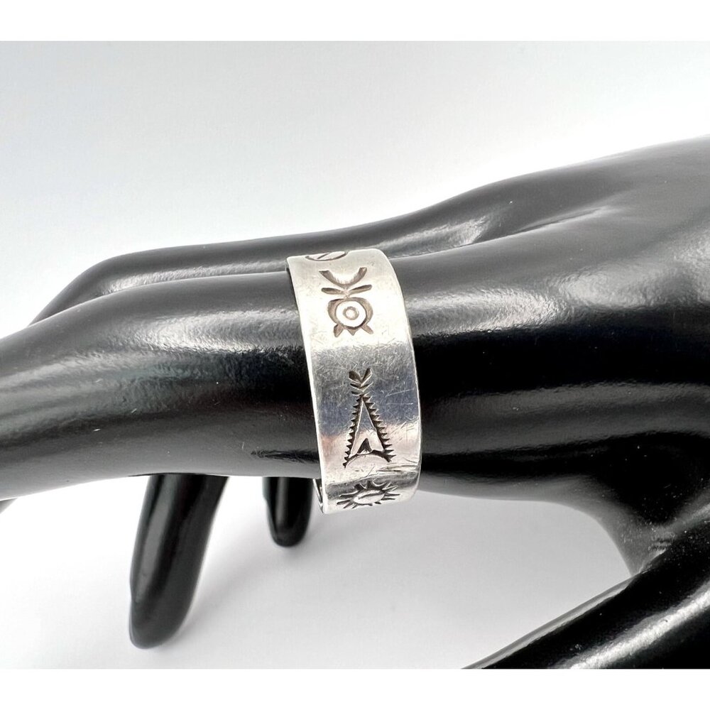 Vintage Native American Stamped Sterling Silver Ring Signed R.O. Size 11
